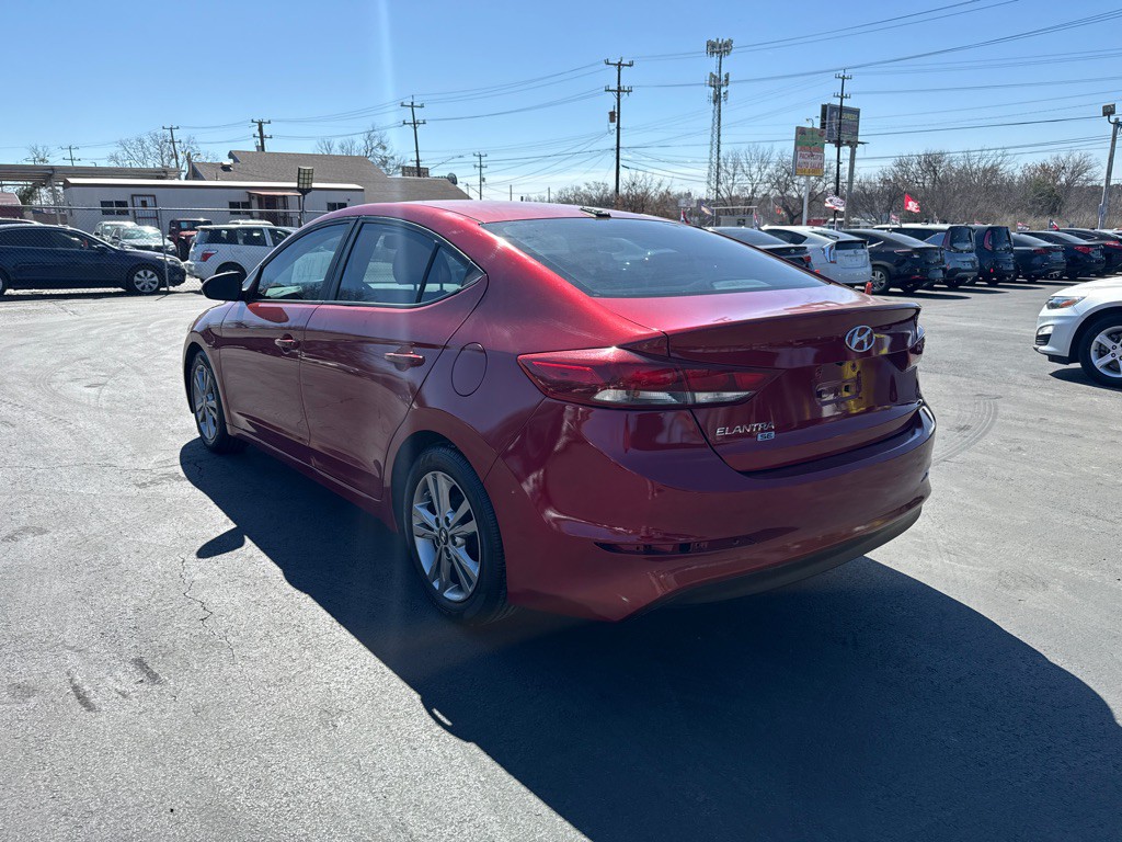 2017 Hyundai Elantra Image 5