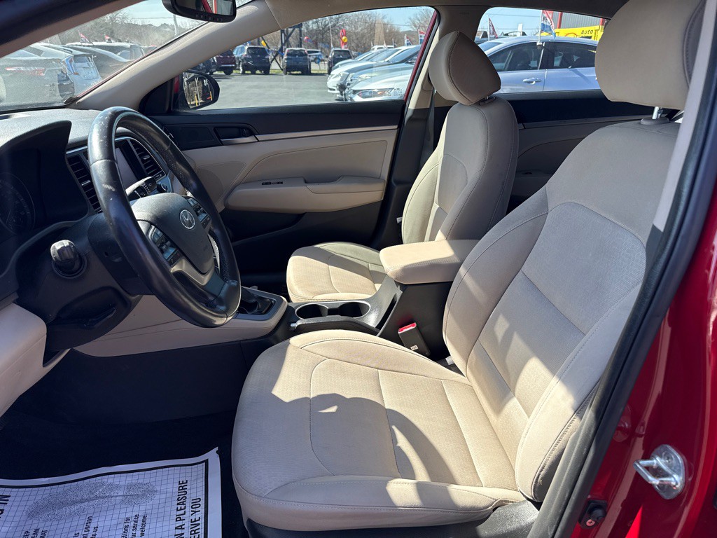 2017 Hyundai Elantra Image 10