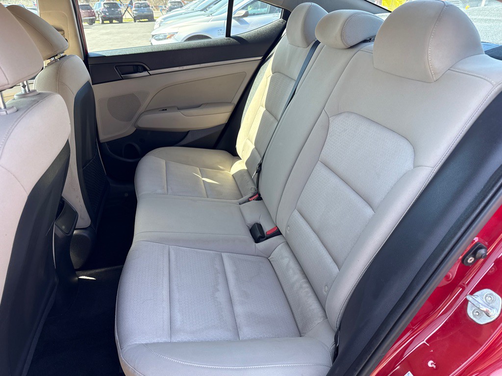 2017 Hyundai Elantra Image 11