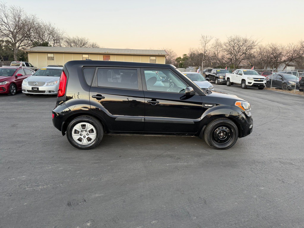 2013 Kia Soul Image 2