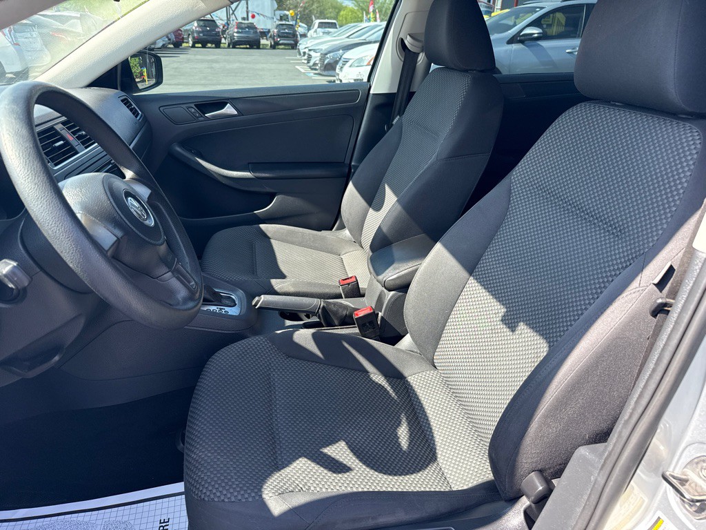 2013 Volkswagen Jetta Image 10