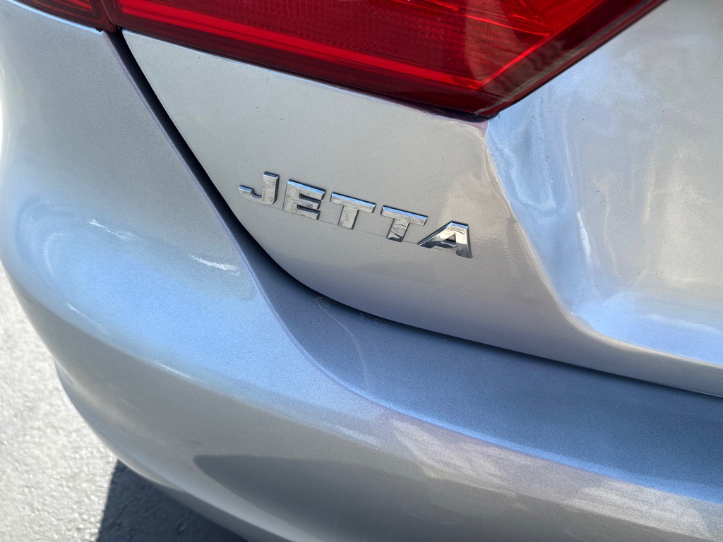 2013 Volkswagen Jetta Image 32