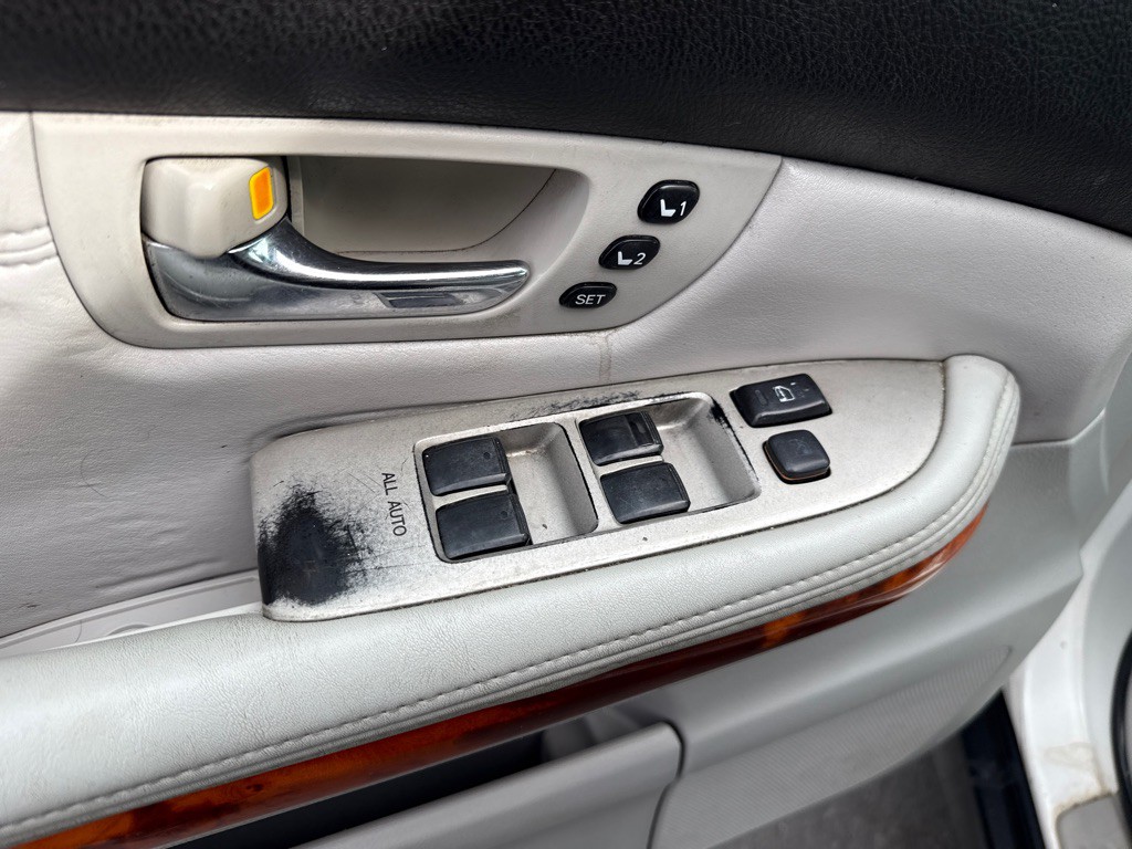 2007 Lexus RX Image 9