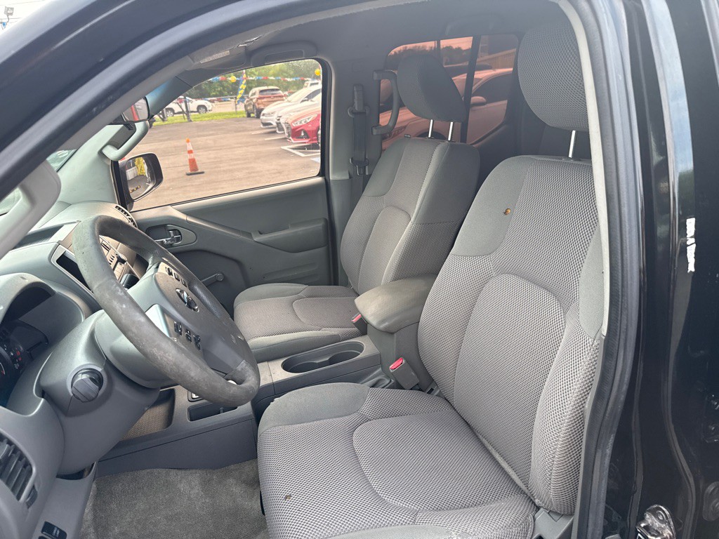 2015 Nissan Frontier Image 9