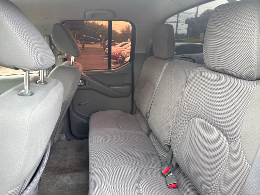 2015 Nissan Frontier Image 10