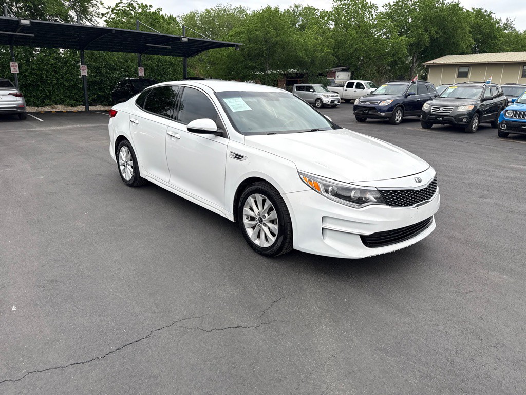 2017 Kia Optima Image 1