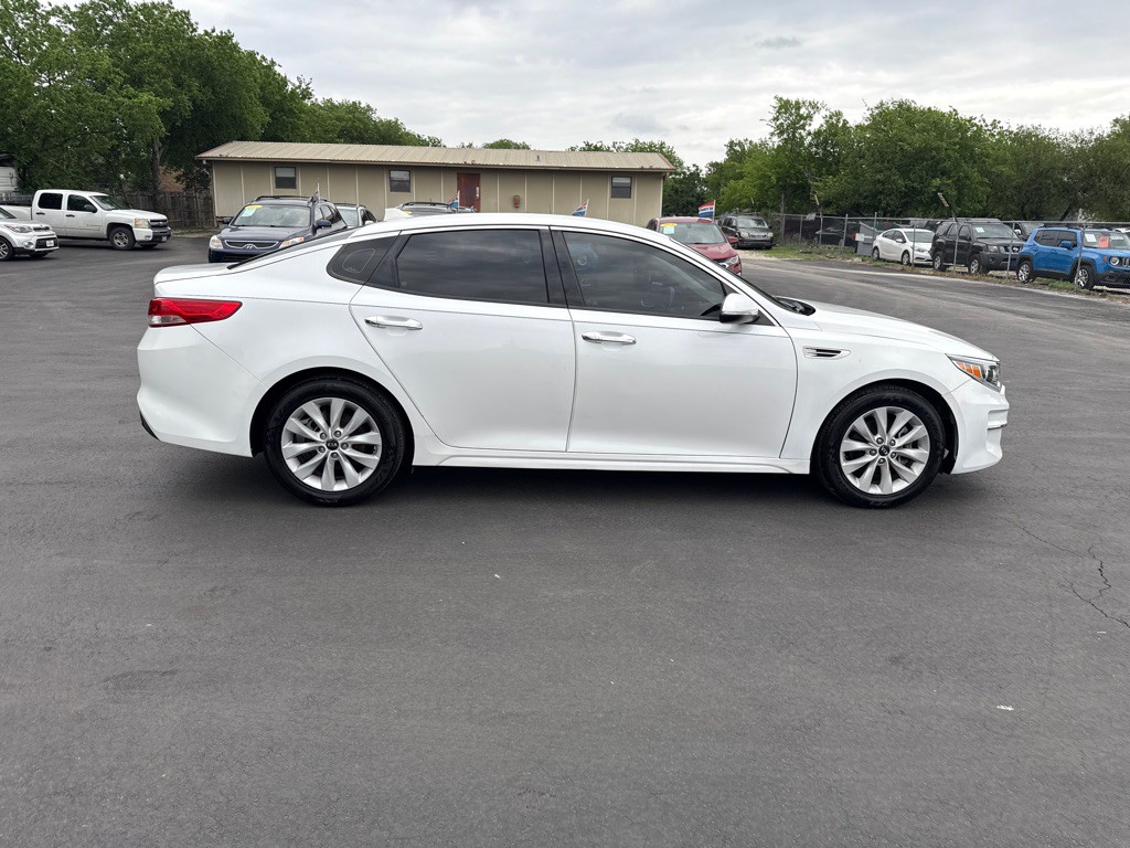 2017 Kia Optima Image 2