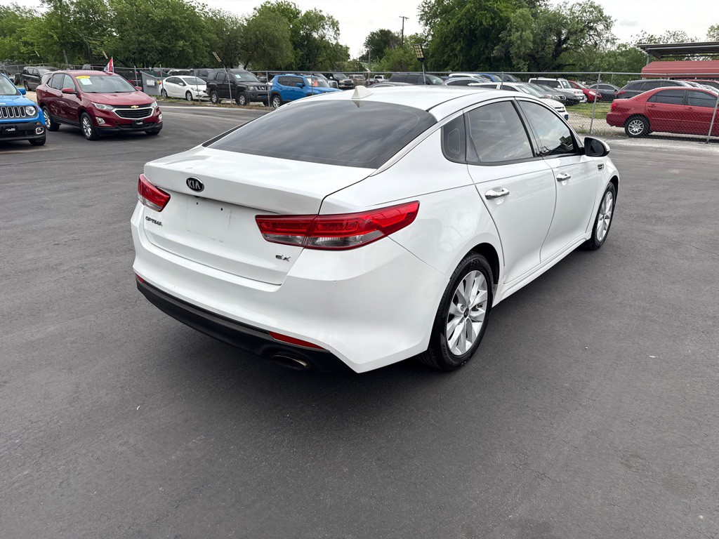 2017 Kia Optima Image 3