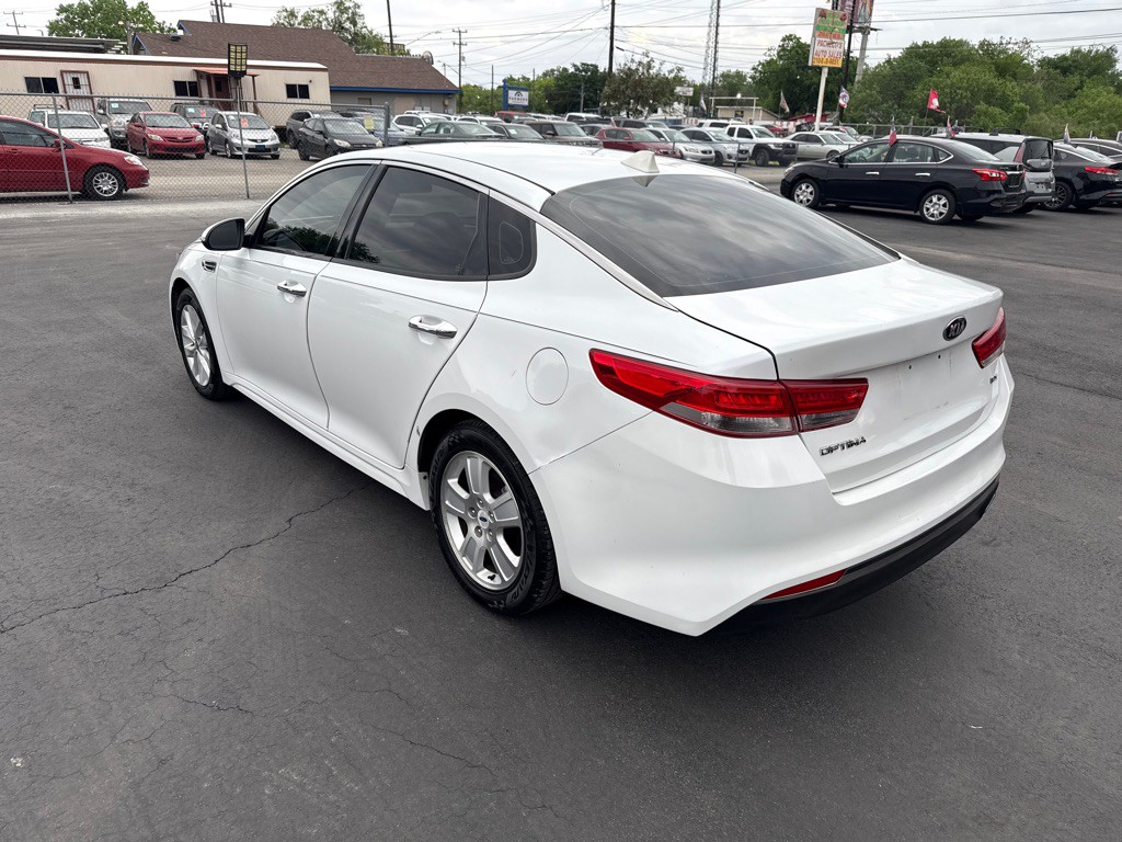 2017 Kia Optima Image 5