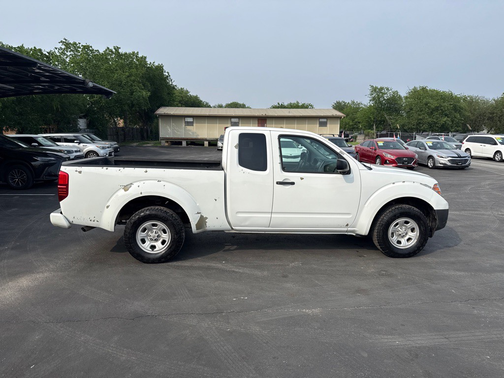 2018 Nissan Frontier Image 2