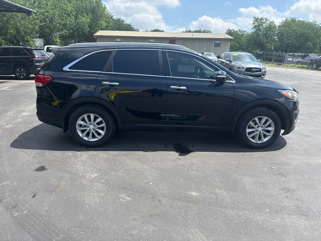2018 Kia Sorento Image 2