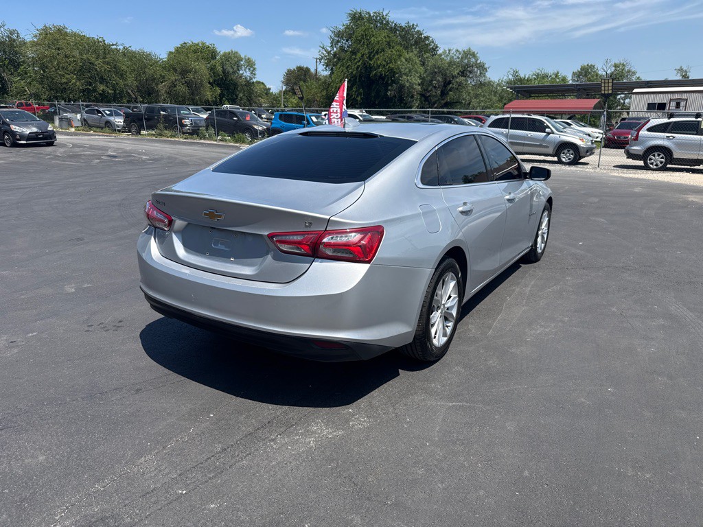 2021 Chevrolet Malibu Image 3