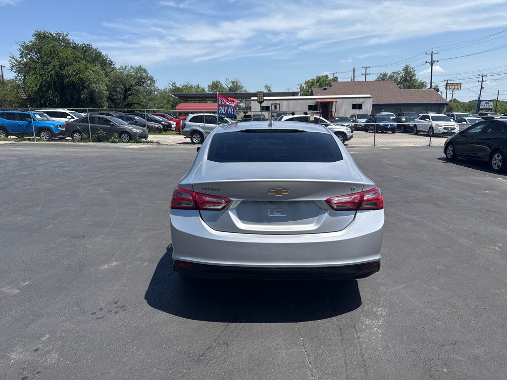 2021 Chevrolet Malibu Image 4