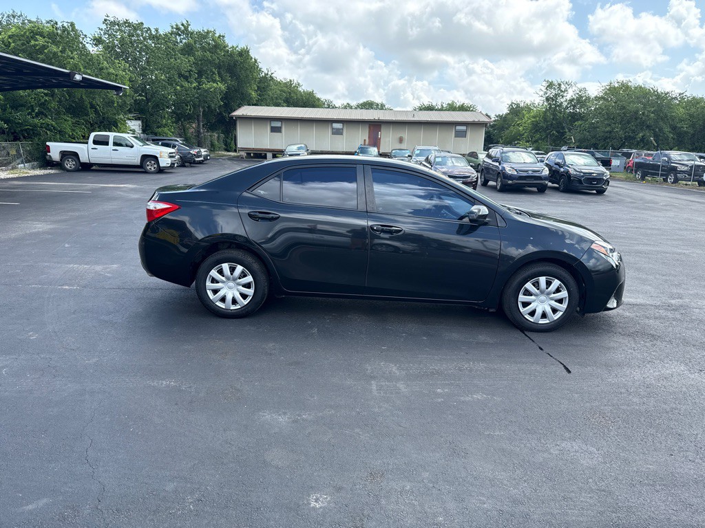 2015 Toyota Corolla Image 2