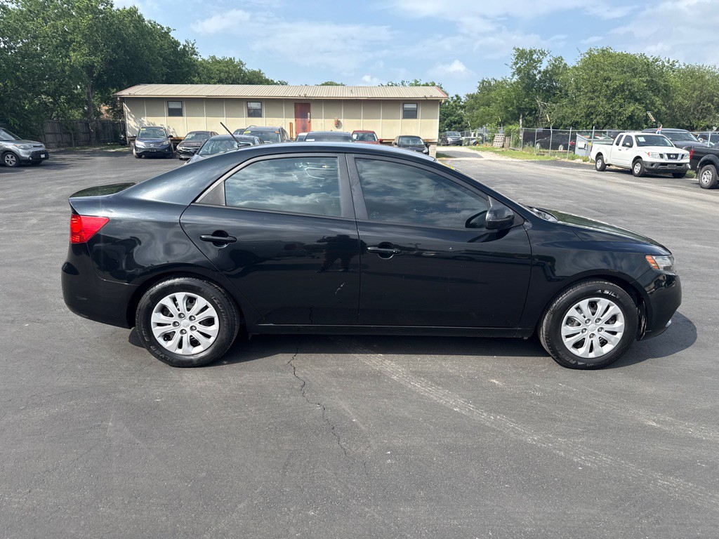 2013 Kia Forte Image 2