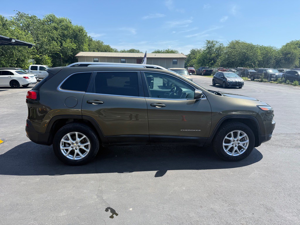 2016 Jeep Cherokee Image 2