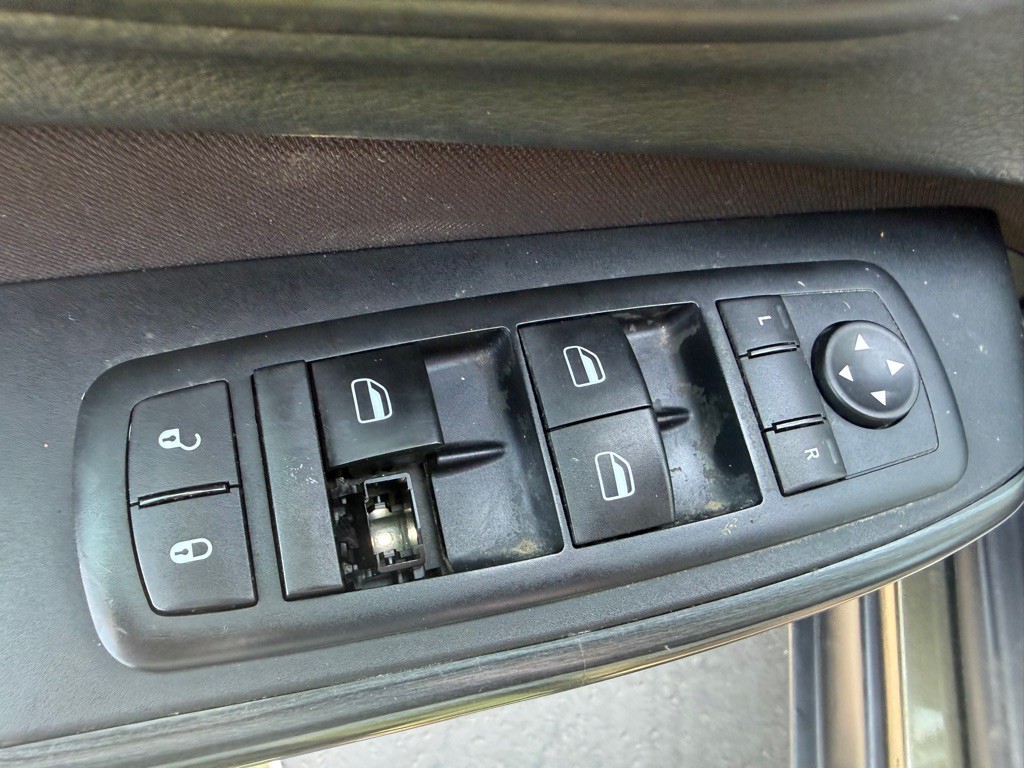 2016 Jeep Cherokee Image 9