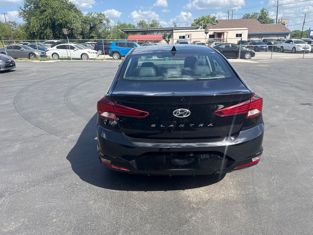 2019 Hyundai Elantra Image 4
