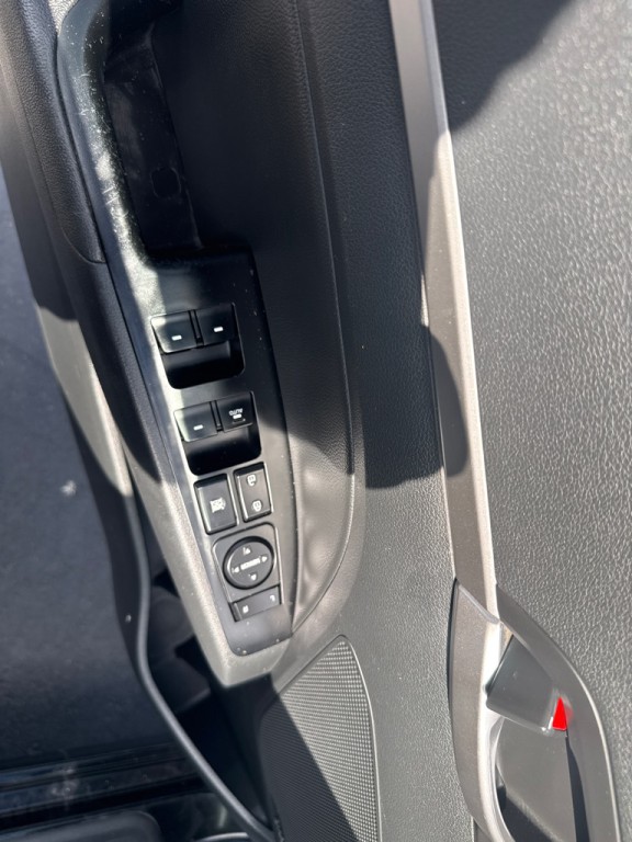 2019 Hyundai Elantra Image 9
