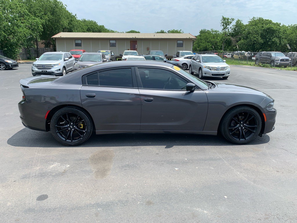 2018 Dodge Charger Image 2