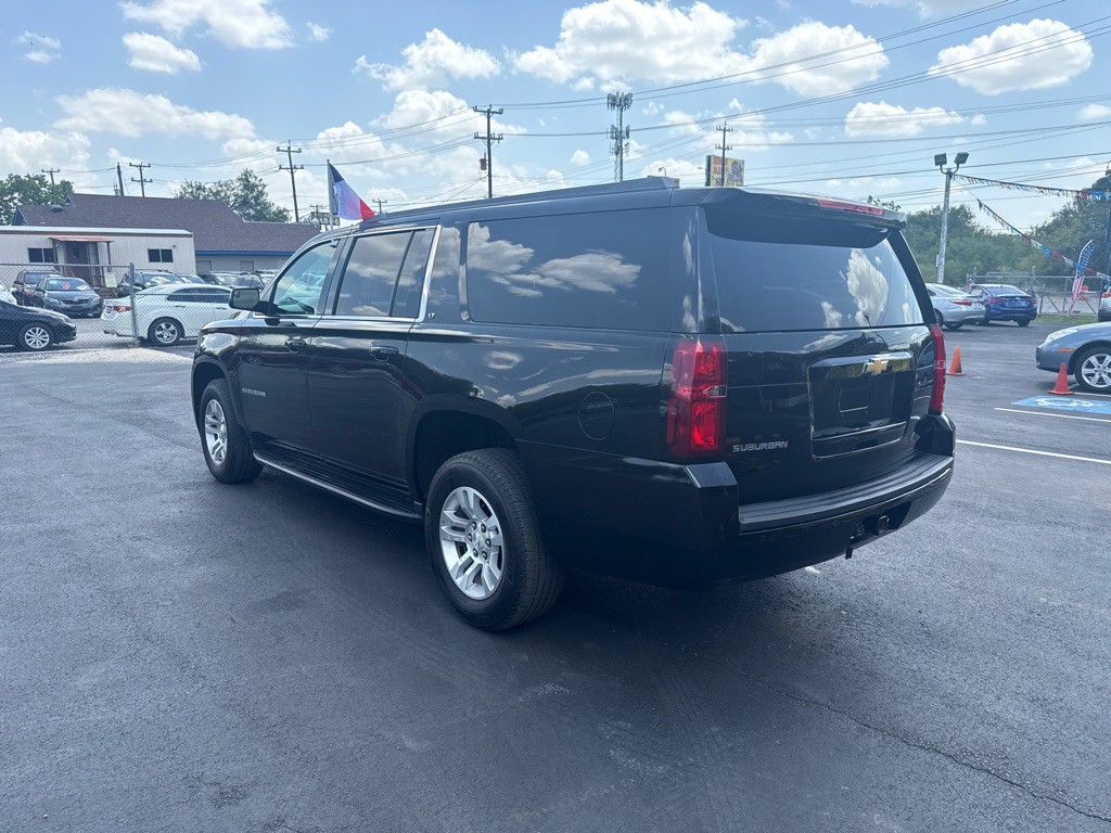 2018 Chevrolet Suburban Image 5