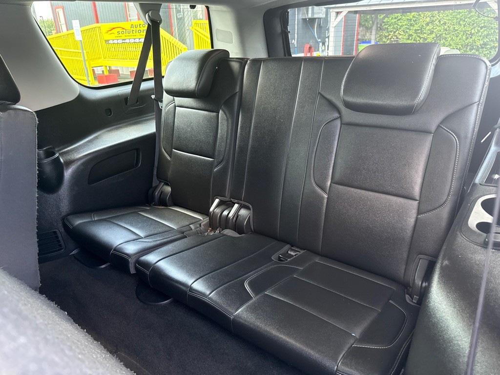2018 Chevrolet Suburban Image 12
