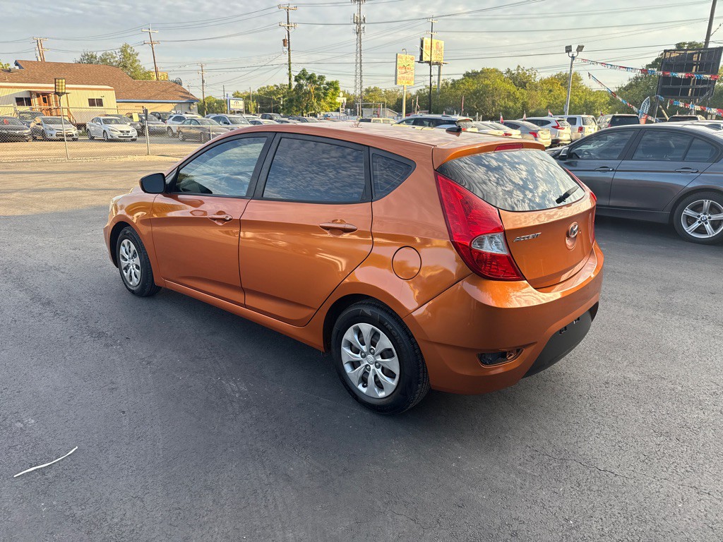 2017 Hyundai Accent Image 5