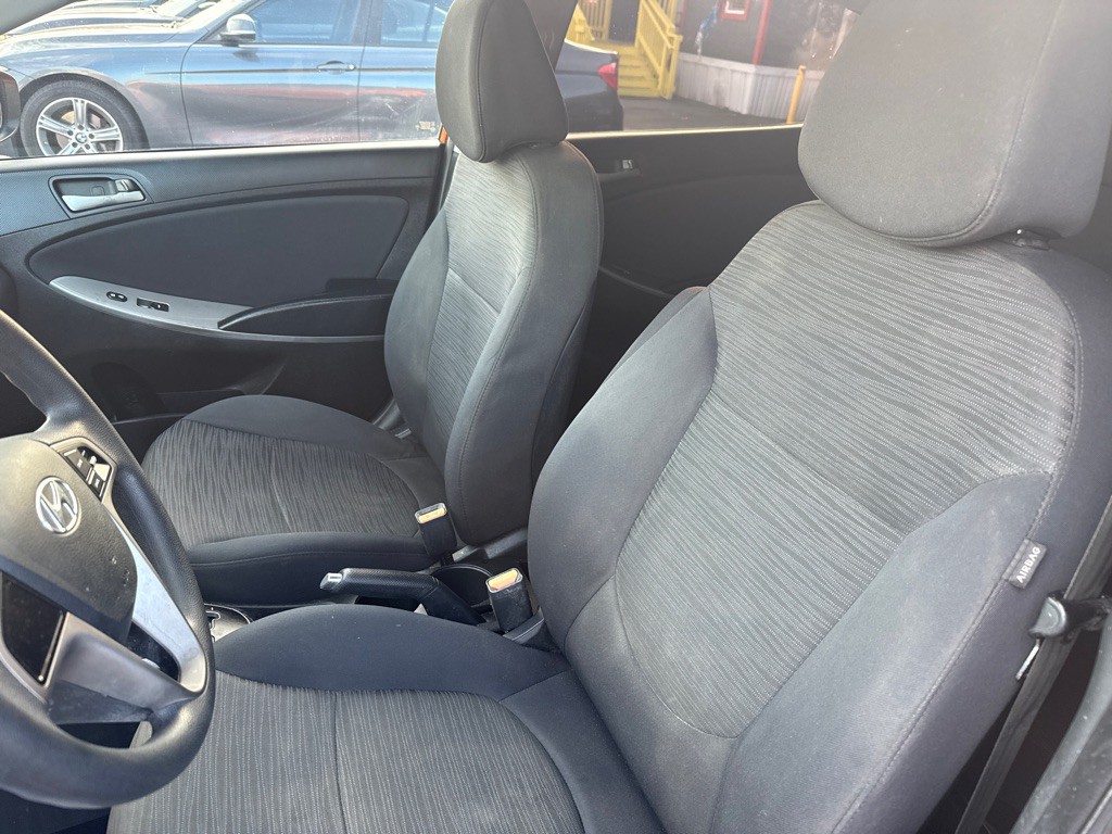 2017 Hyundai Accent Image 10