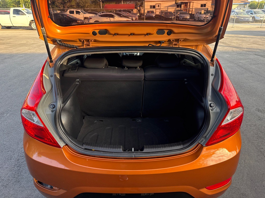 2017 Hyundai Accent Image 12