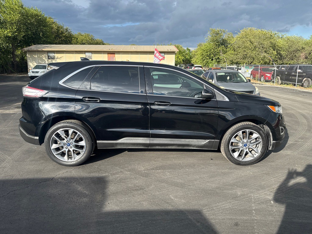 2017 Ford Edge Image 2