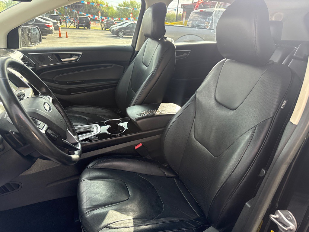 2017 Ford Edge Image 10
