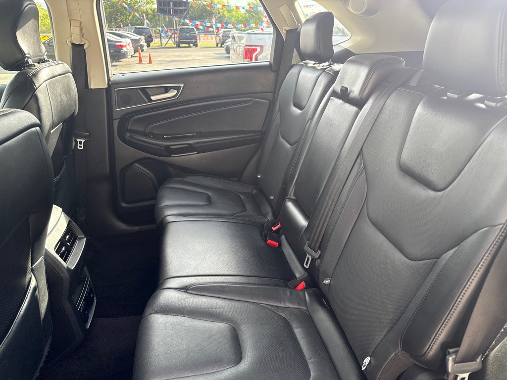 2017 Ford Edge Image 11