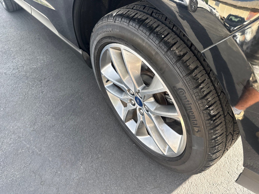 2017 Ford Edge Image 13