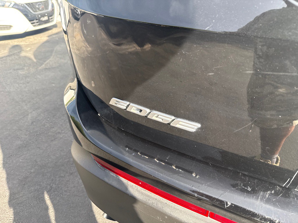 2017 Ford Edge Image 15