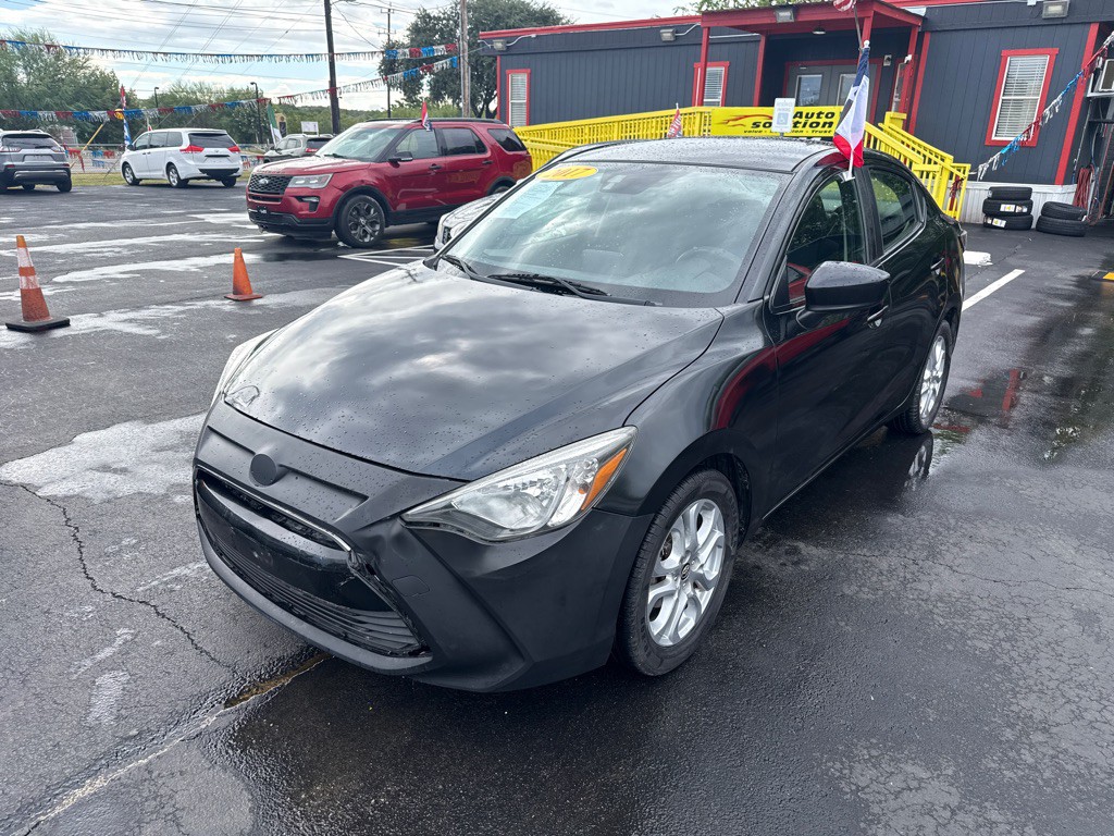2017 Toyota Yaris Image 7