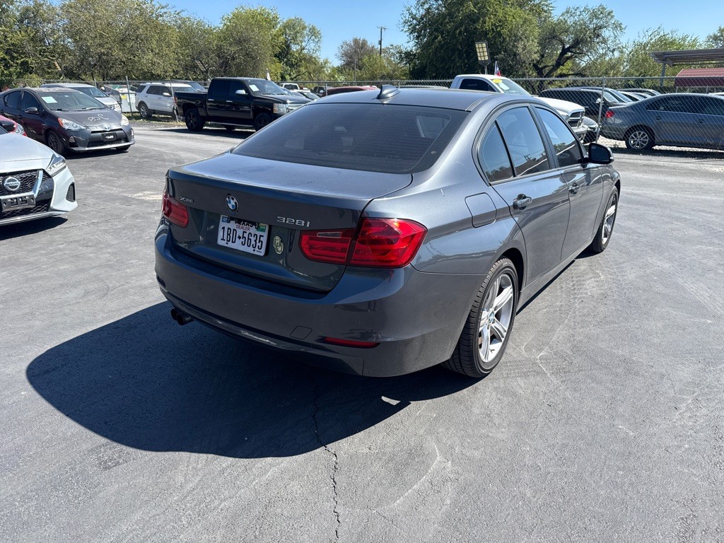 2014 BMW 3 Series Image 3