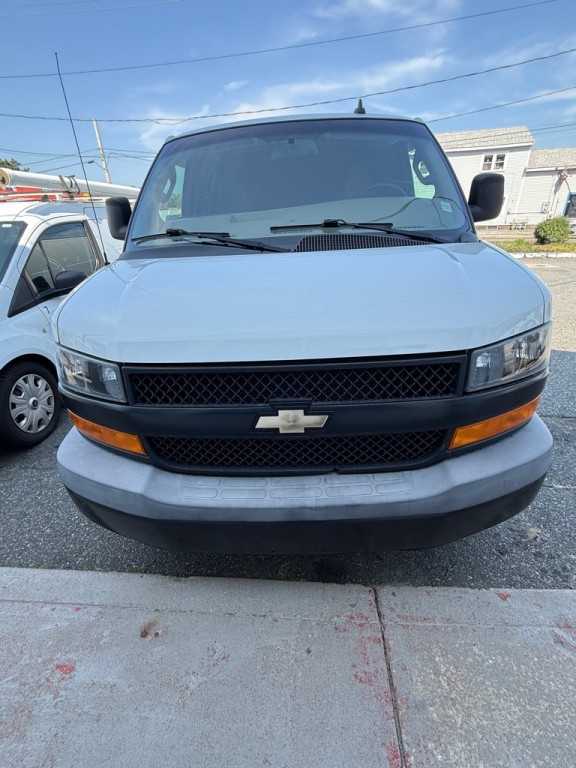 2020 Chevrolet Express Image 1