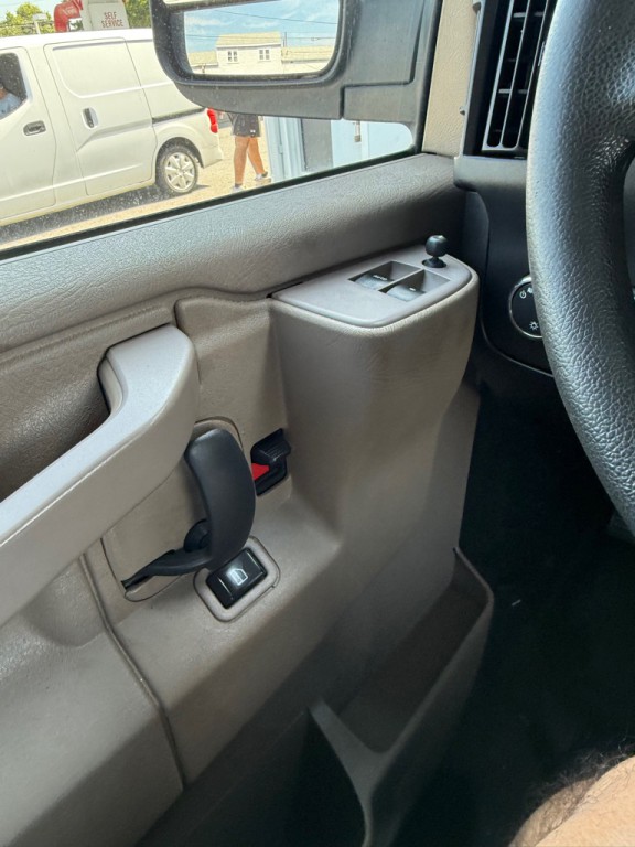 2020 Chevrolet Express Image 7