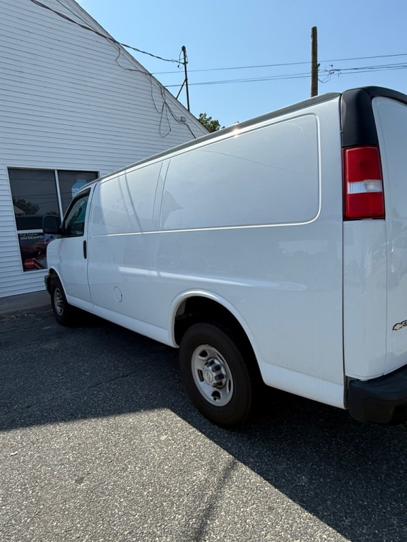 2020 Chevrolet Express Image 9