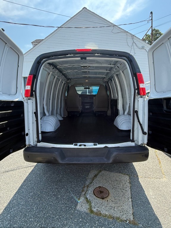2020 Chevrolet Express Image 11