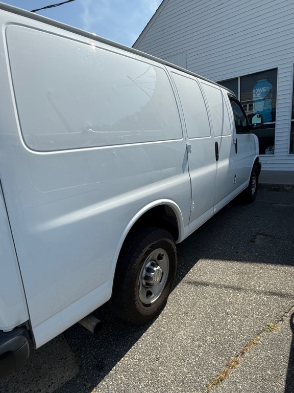 2020 Chevrolet Express Image 12