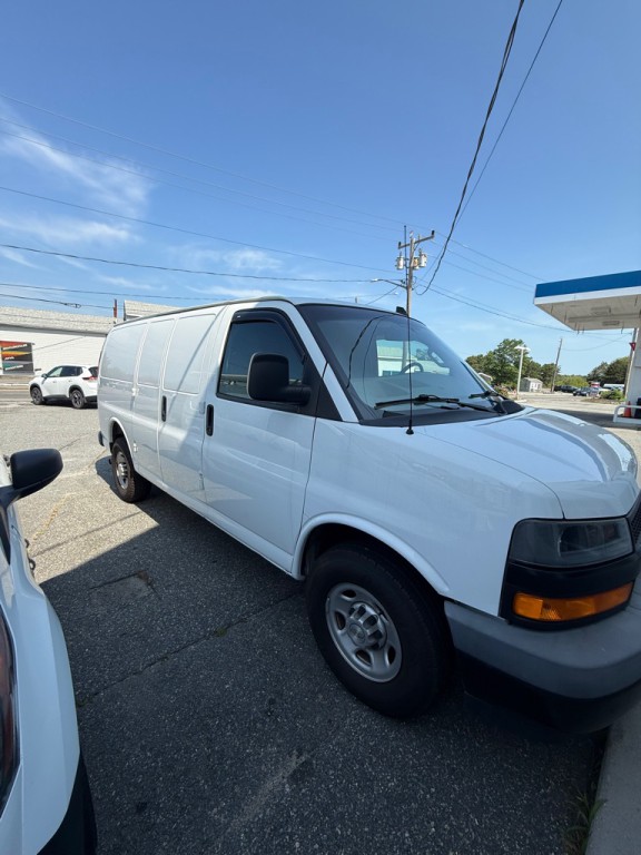 2020 Chevrolet Express Image 15