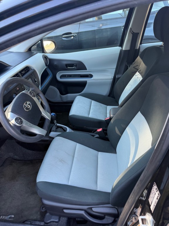 2012 Toyota Prius Image 4