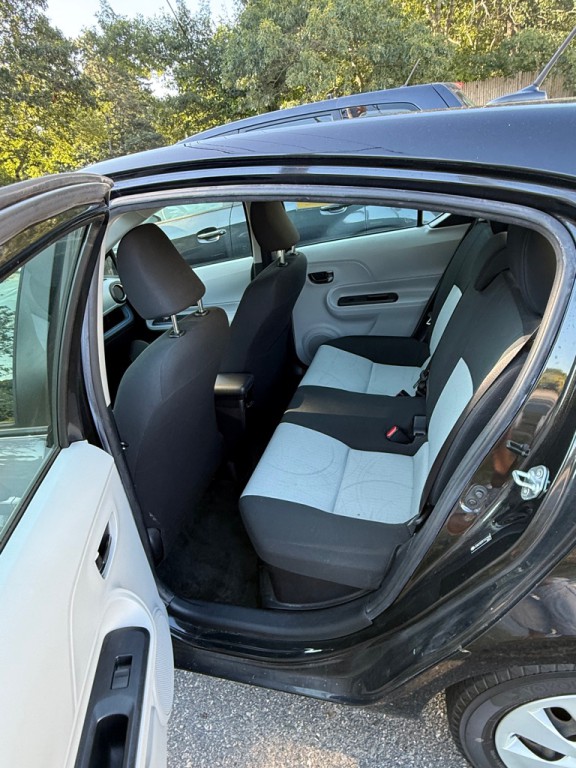 2012 Toyota Prius Image 7