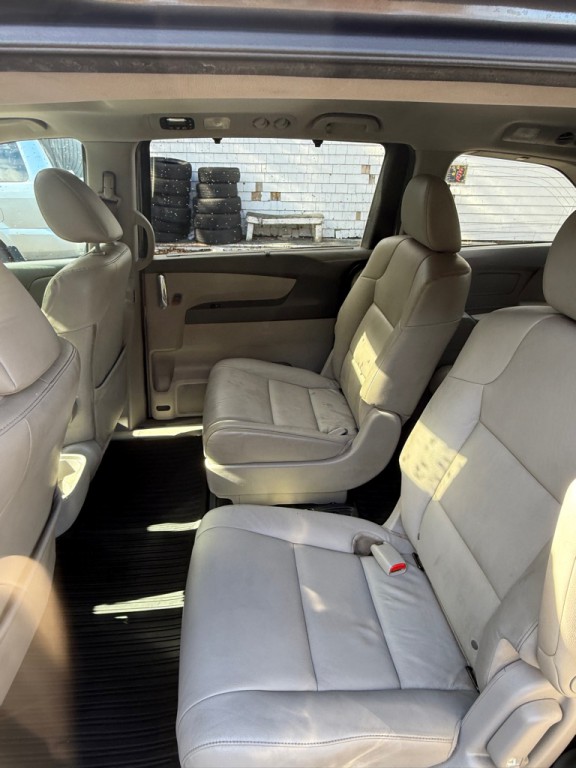 2016 Honda Odyssey Image 5