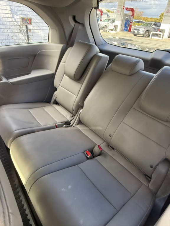 2016 Honda Odyssey Image 6