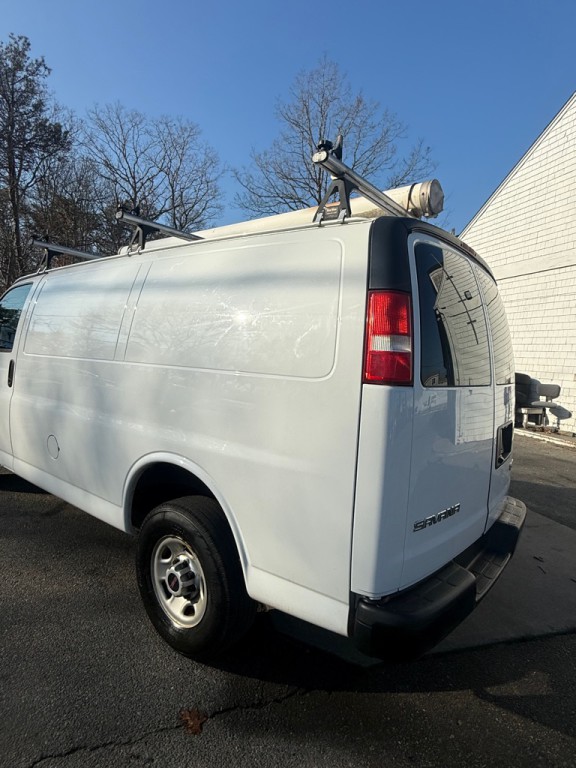 2016 GMC Savana Image 7