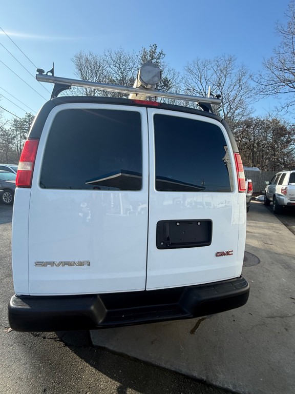 2016 GMC Savana Image 8