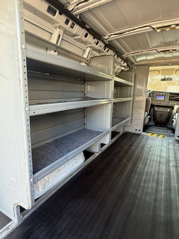 2016 GMC Savana Image 11