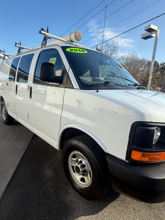 2016 GMC Savana Image 14
